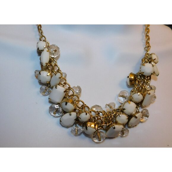 Retro White And Gold Tone Cluster Gem Necklace - Picture 2 of 5